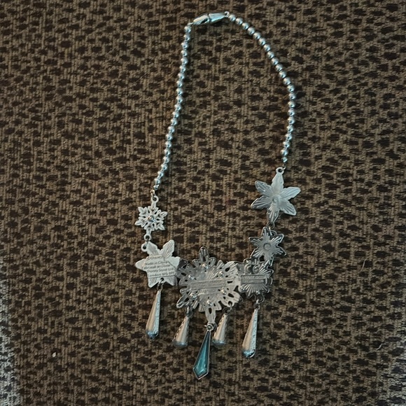 Frozen Necklace - Picture 2 of 3